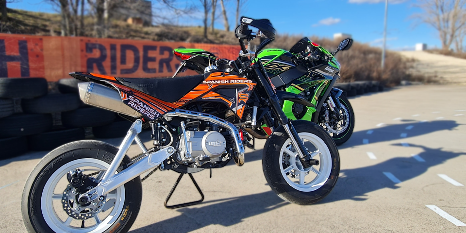 Entrenamiento con pit bikes vs moto grande y beneficios que tiene